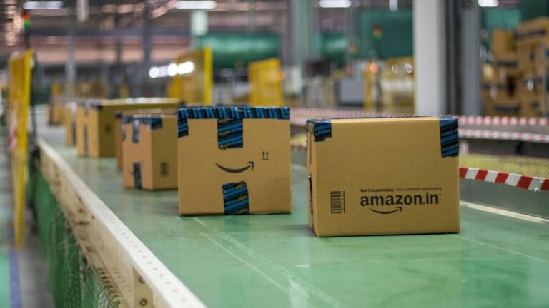 Amazon Order Fails : రూ. 55,000 మొబైల్ ఫోన్ ఆర్డర్.. పార్సిల్ తెరిచి చూస్తే షాక్..