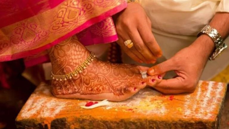 Toe Rings Reason : పెళ్ళైన స్త్రీలు ఎందుకు మెట్టెలు తొడుగుతారో తెలుసా..! దీని వెనుక సైంటిఫి రీజన్ ఏమిటంటే?