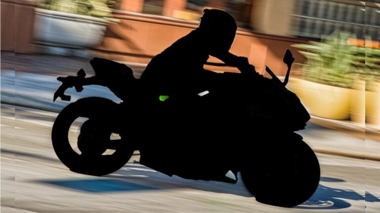 భారత మార్కెట్లో దుమ్మురేపే శక్తివంతమైన 2025 Kawasaki Ninja 650 లాంచ్: పూర్తి వివరాలు ఇక్కడ