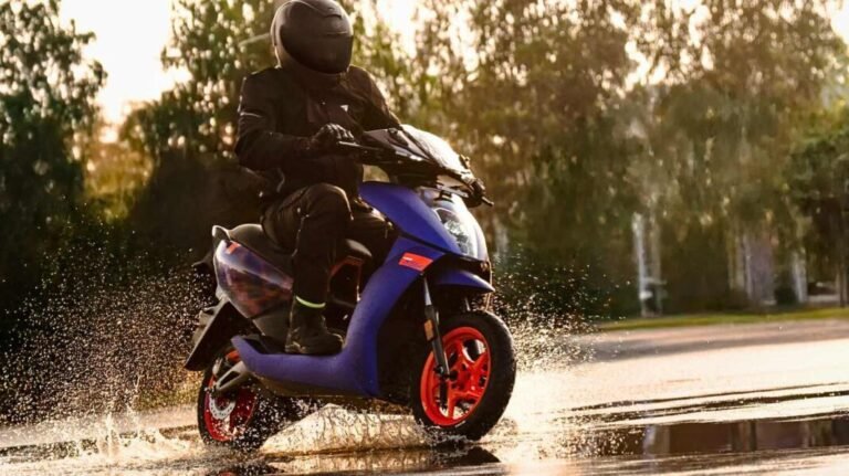 Premium electric scooters India: ఓలా నుండి బజాజ్ వరకు!