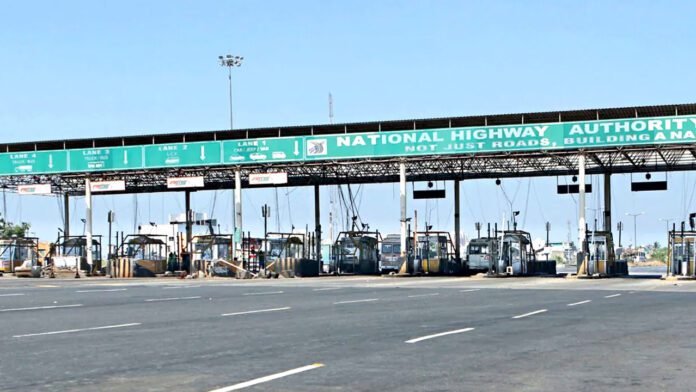 toll pass,టోల్ పాస్,annual toll pass,ఏడాది టోల్ పాస్,gps toll system,జీపీఎస్ టోల్ విధానం,fastag,ఫాస్టాగ్,highway toll,హైవే టోల్,expressway toll,ఎక్స్ప్రెస్ వే టోల్,nitin gadkari,నితిన్ గడ్కరీ,toll reduction,టోల్ తగ్గింపు toll pass