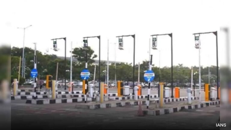 FASTag Annual Pass: డే 1 నే 1.4 లక్షల మంది కొనుగోలు చేసిన రికార్డ్!